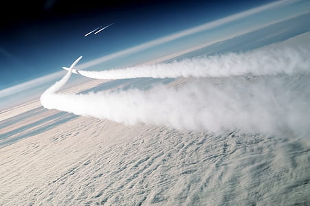 photo of smoke trail thumbnail