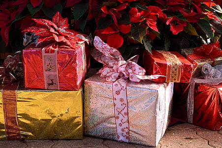 four gift boxes thumbnail