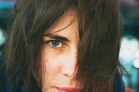 Girl close up portrait thumbnail