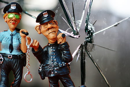 two policeman figurines thumbnail