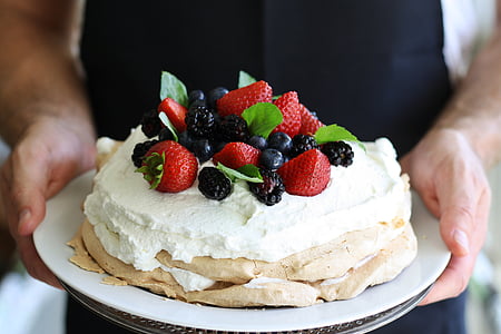 cake with raspberry and blueberries thumbnail