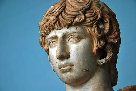 man statue thumbnail