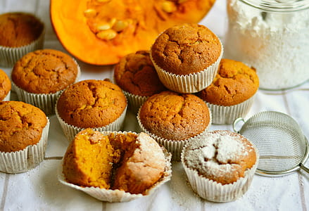 muffin near strainer thumbnail