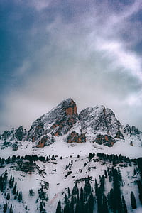 mountain cover by snow thumbnail