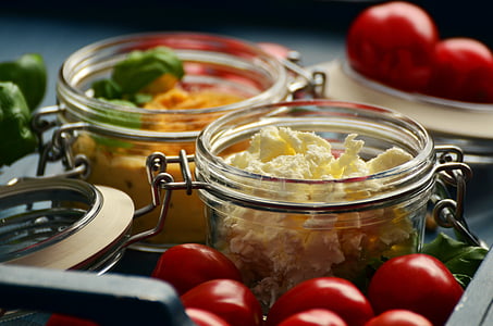 canister of yellow and green dishes thumbnail