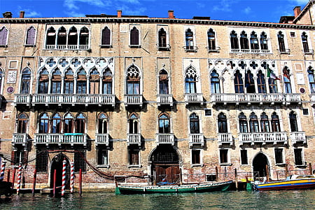 building beside Venice canal thumbnail
