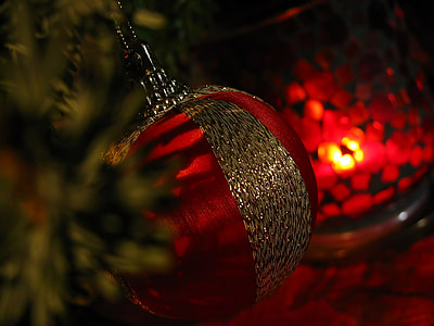 selective focus photography of red bauble thumbnail