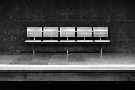 grey metal 5-seat gang chair thumbnail