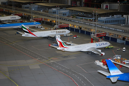 Model Airport, Model Airplane thumbnail