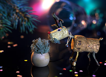 close-up photography of brown deer table decor thumbnail