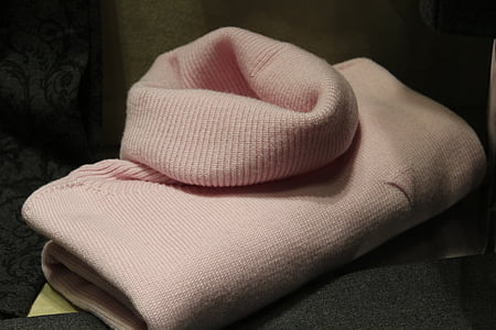 pink sweatshirt thumbnail