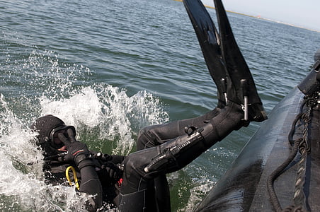 person scuba diving thumbnail