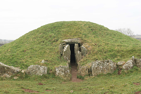 Bryn Celli Ddu in Wales thumbnail