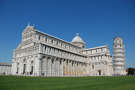 Leaning tower and bapistery thumbnail