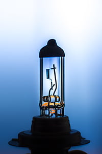 turned-off clear light bulb thumbnail