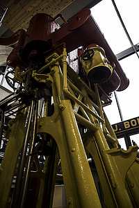 Engine of a large ship in Duluth, Minnesota thumbnail