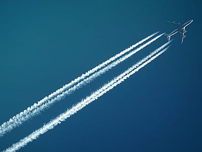 White Airplane thumbnail