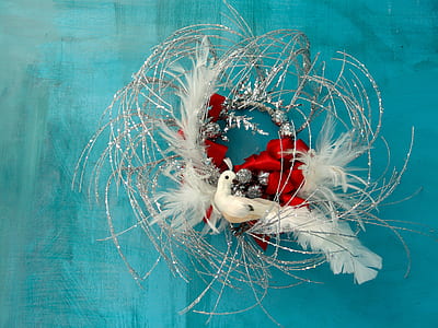 white bird wreath thumbnail