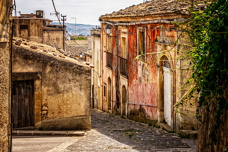 photo of pathway between houses thumbnail