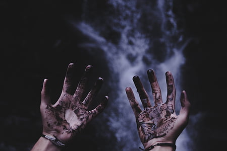 person showing greasy hands thumbnail