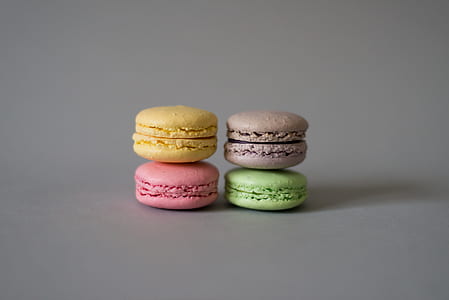 four macaroons thumbnail