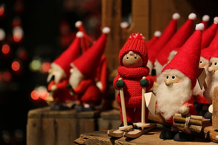 red toy figures thumbnail