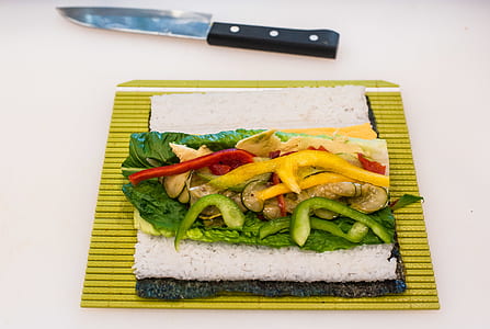 sushi with nori thumbnail