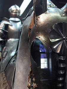 knight riding horse statues thumbnail