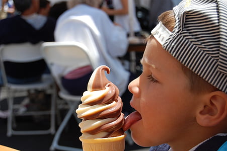 white and brown sundae thumbnail