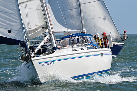 yacht sailing thumbnail