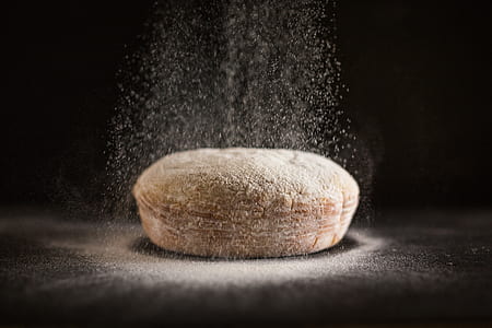 bread sprinkle with powder sugar thumbnail