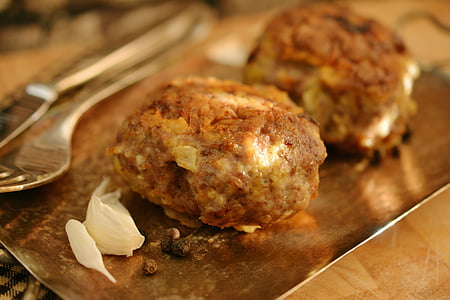 food photography of meatballs thumbnail