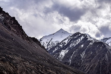 mountain covered of snow thumbnail