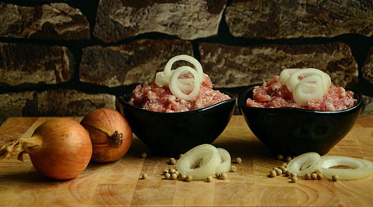 ground pork with onions thumbnail
