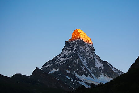mountain covered in snow thumbnail