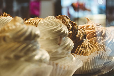 White and Brown Cupcake Lot thumbnail