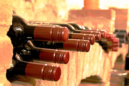 black-and-red bottle lot thumbnail