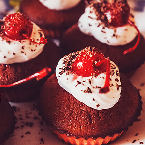 cupcakes with cherries thumbnail