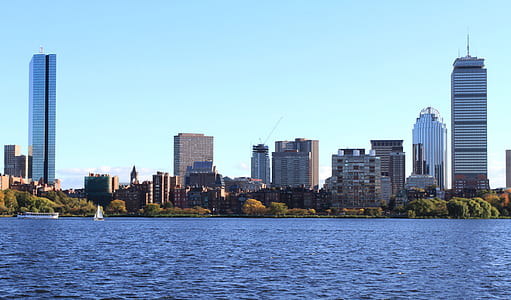 landscape photo of high-rise building thumbnail