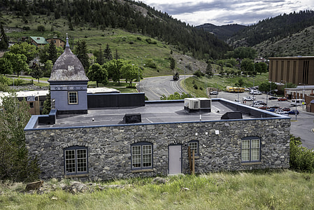 Look at the building and the landscape on the hill in Helena thumbnail