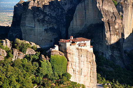 house on top of the mountain thumbnail