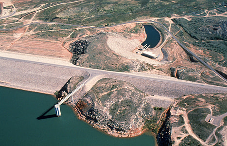 Overview of Lake Mead Recreation Area, Nevada thumbnail