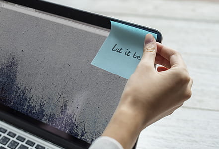 blue sticky notes with let it be text thumbnail