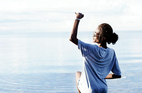 Woman in Blue Shirt thumbnail