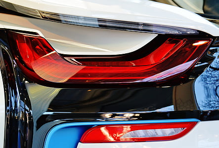 red vehicle taillight thumbnail