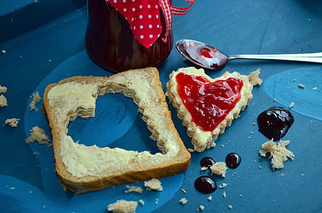 red jam in heart bread thumbnail