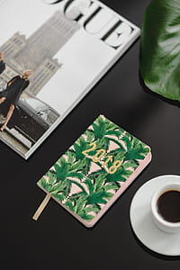 Top view of black table with 2018 calendar agenda thumbnail