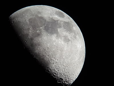 photo of moon thumbnail