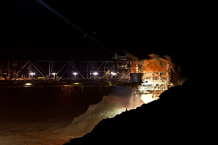 brown sand at night thumbnail