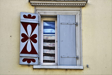 open windowpane thumbnail